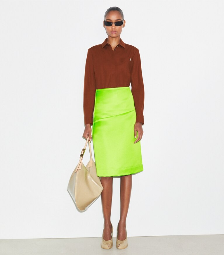 Tory Burch designer hauts Chemise en popeline de coton in Rich Manogany additional on model