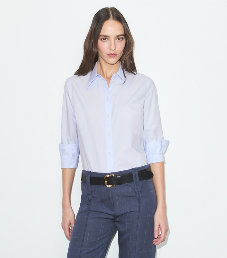 Tory Burch designer hauts Chemise en popeline de coton dans Crisp Blue détail sur modèle