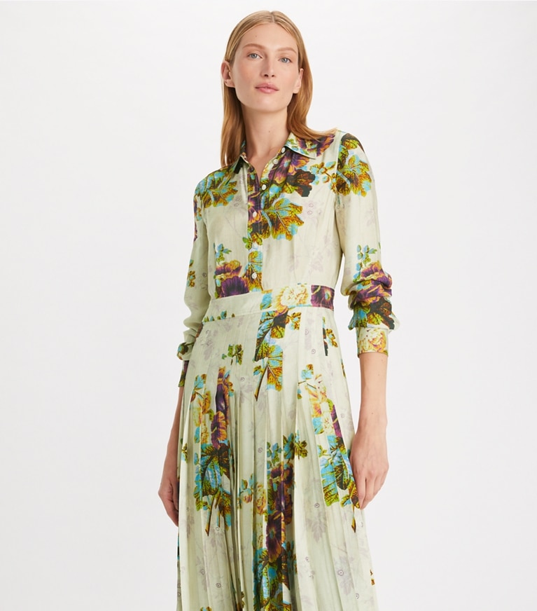 Tory Burch designer abiti Chemisier a pieghe in viscosa in Purple Traditional Floral on model detail