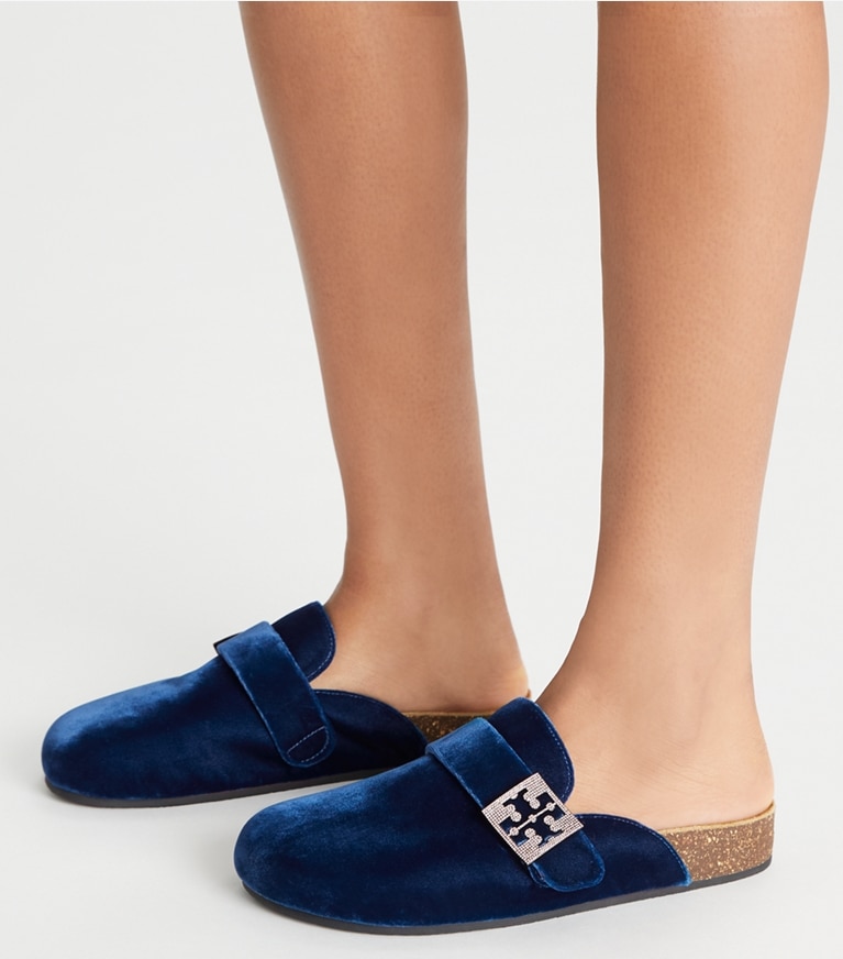 Tory Burch diseñador zapatos planos Chinela Mellow con pavé en OCEAN / SILVER accesorio en modelo