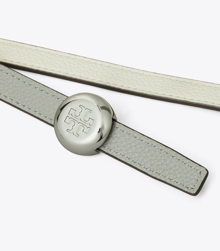 Tory Burch diseñador cinturones Cinturón reversible Romy en Warm White / Light Granite / Silver detalle