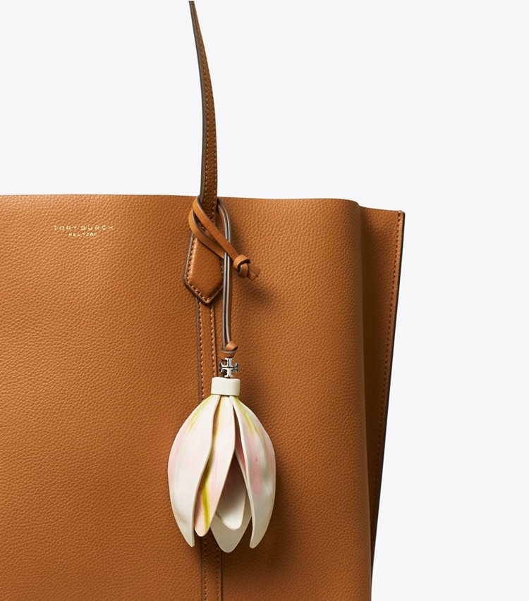 Tory Burch designer ciondoli per borse e portachiavi Ciondolo da borsa Lily in Warm White dettaglio