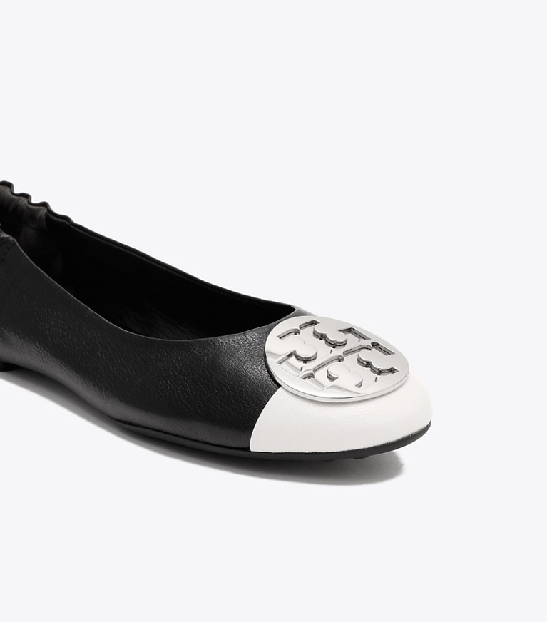 Tory Burch designer フラット クレア キャップトゥ バレエ in PERFECT BLACK / CLOUD / SILVER angle