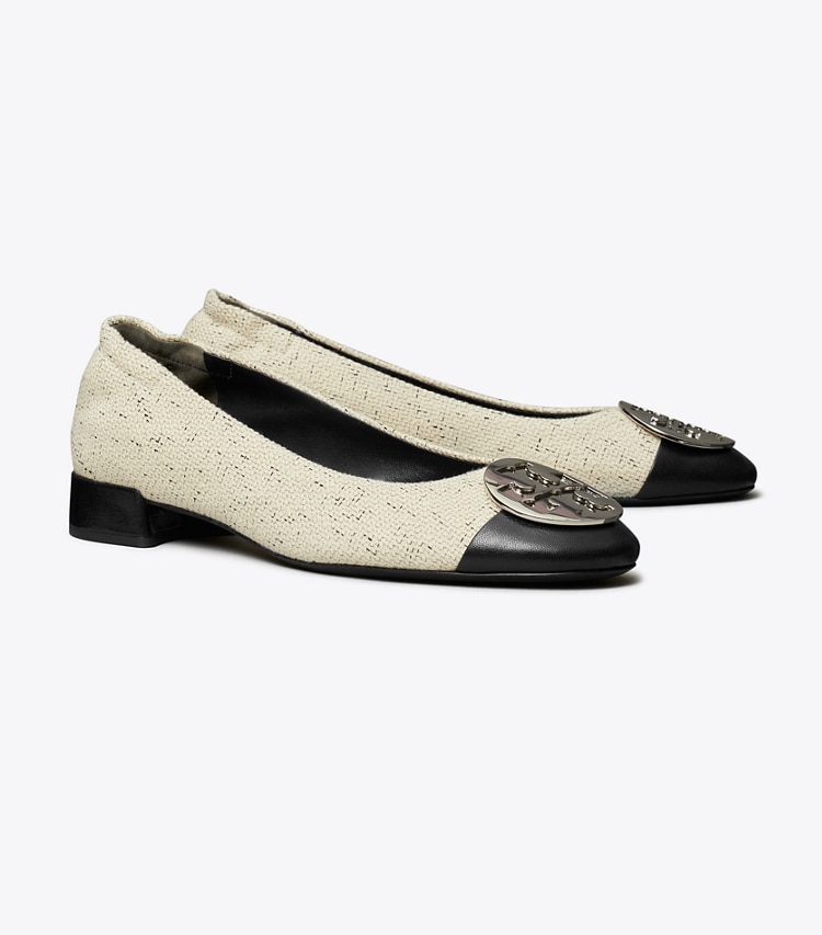 Tory Burch designer フラット クレア キャップトゥヒール ワイド in GRAIN / PERFECT BLACK / SILVER angle