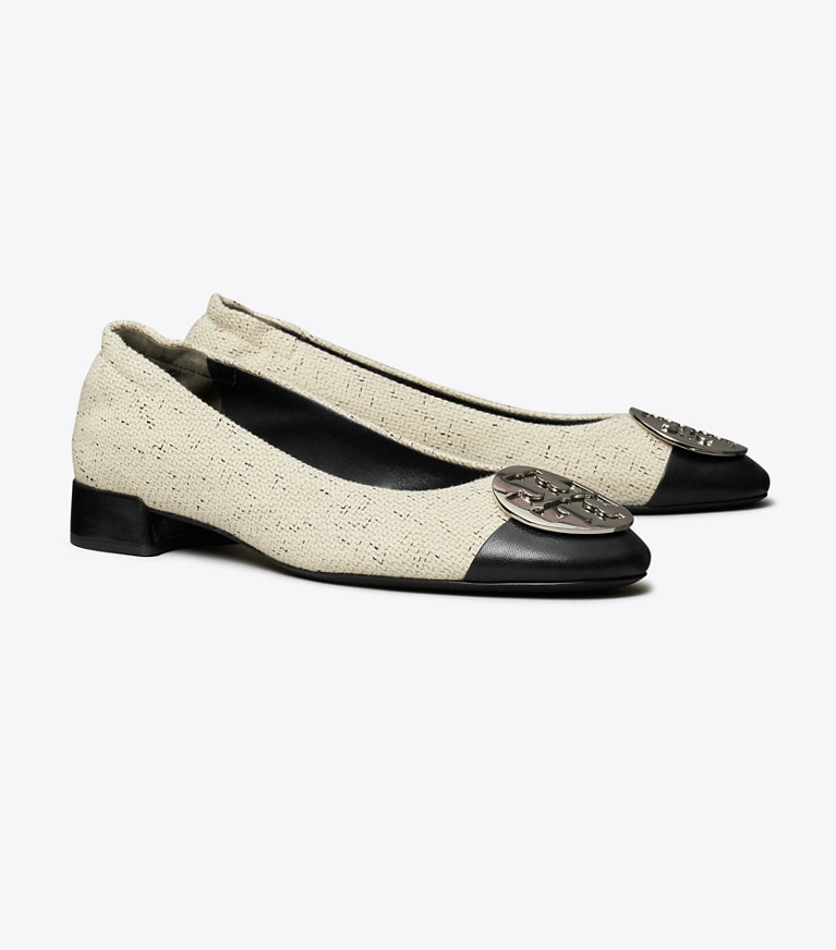 Tory Burch designer フラット クレア キャップトゥヒール ワイド in GRAIN / PERFECT BLACK / SILVER angle