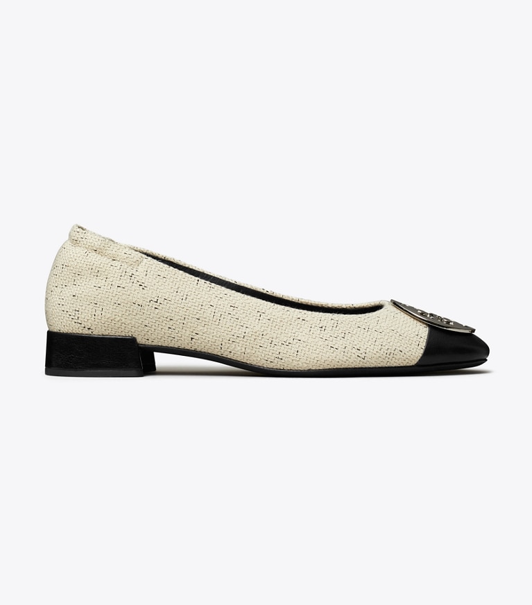 Tory Burch designer フラット クレア キャップトゥヒール ワイド in GRAIN / PERFECT BLACK / SILVER angle