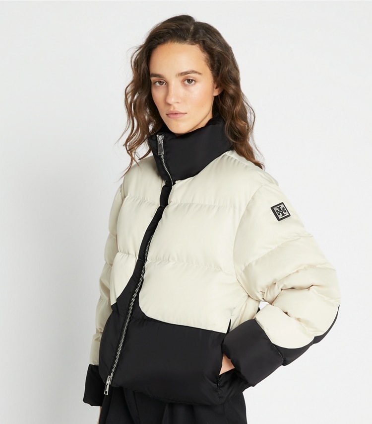 Tory Sport designer コート カラーブロック ダウンジャケット in Bone / Black on model detail