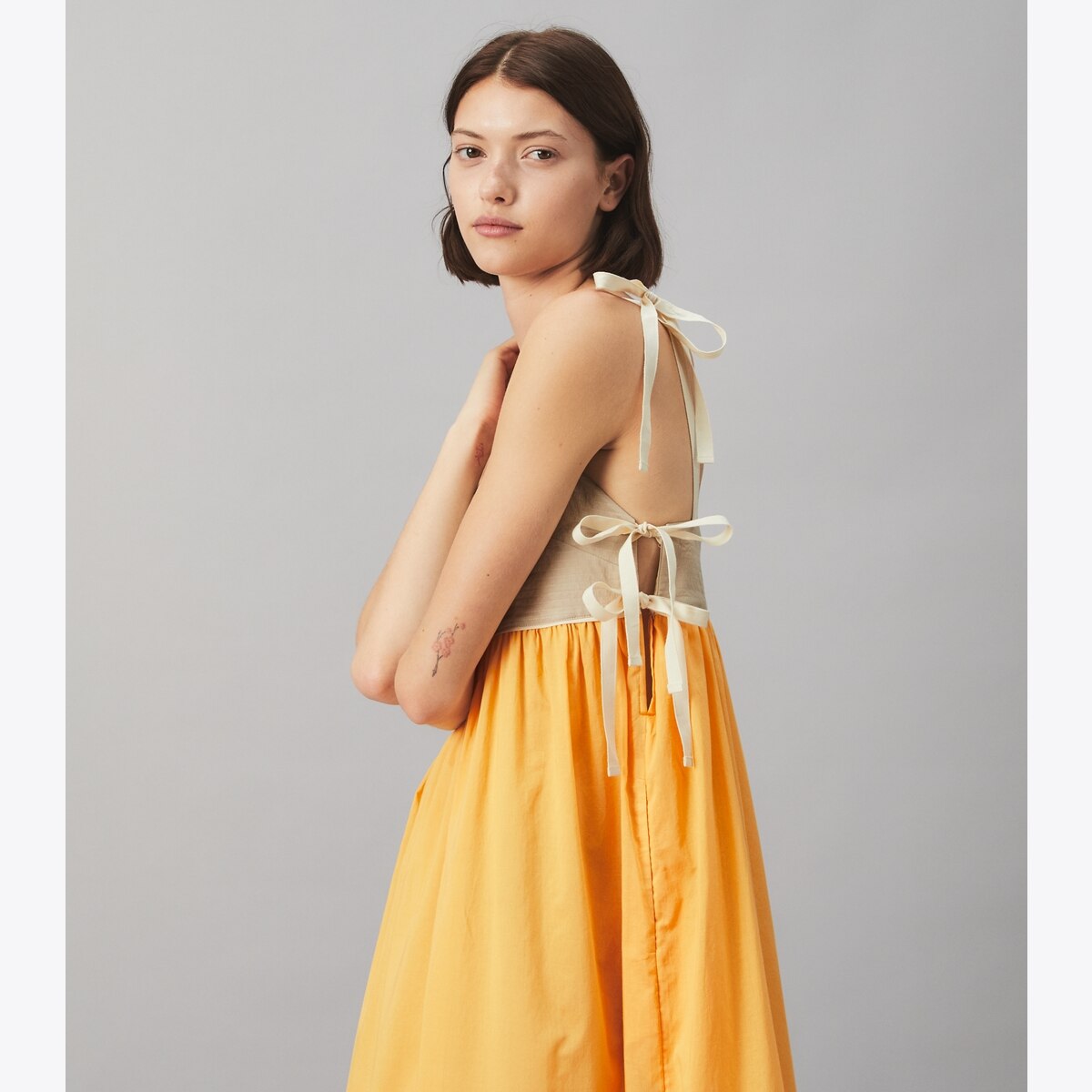 超歓迎 colorblock-dress-on-model- スカート