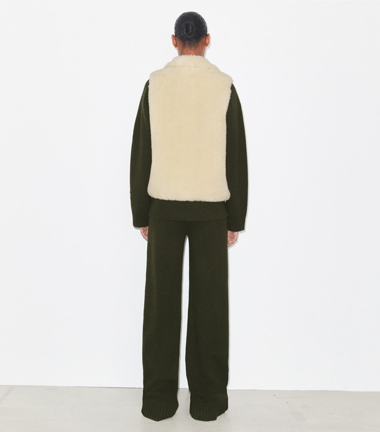 Tory Burch designer コート カラーブロック フリースベスト in Ivory on model back