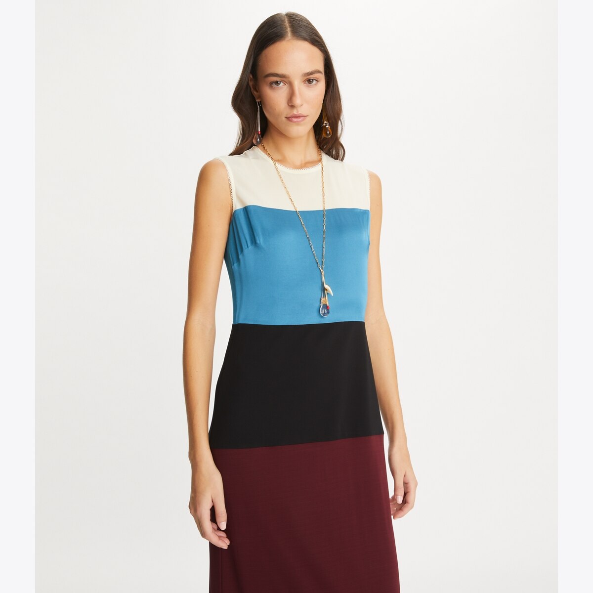 colorblock-wool-dress-on-model