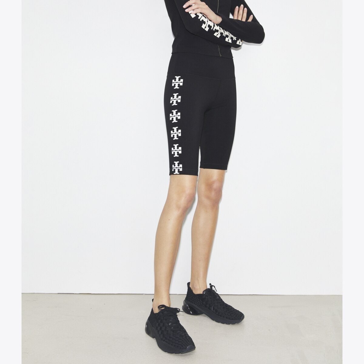 Tory Burch☆Tory Sport☆LOGO付パフォーマンスサンバイザー ☆ パフォーマンス バイザー（サンバイザー）｜TORY BURCH
