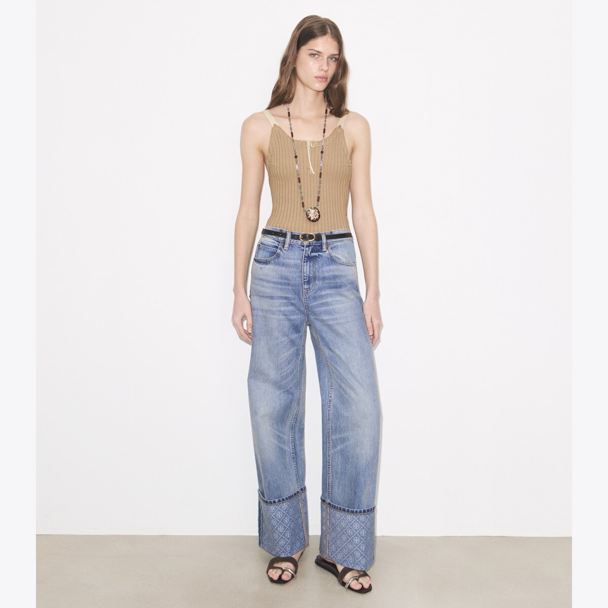 CONTRAST CUFF STRAIGHT LEG JEAN - thumbnail 2