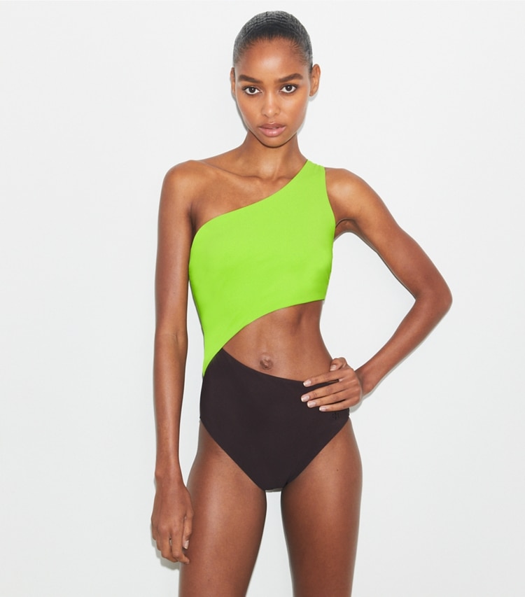 Tory Burch designer costumi interi Costume cut-out in Deep Chocolate / Vivid Lime on model detail