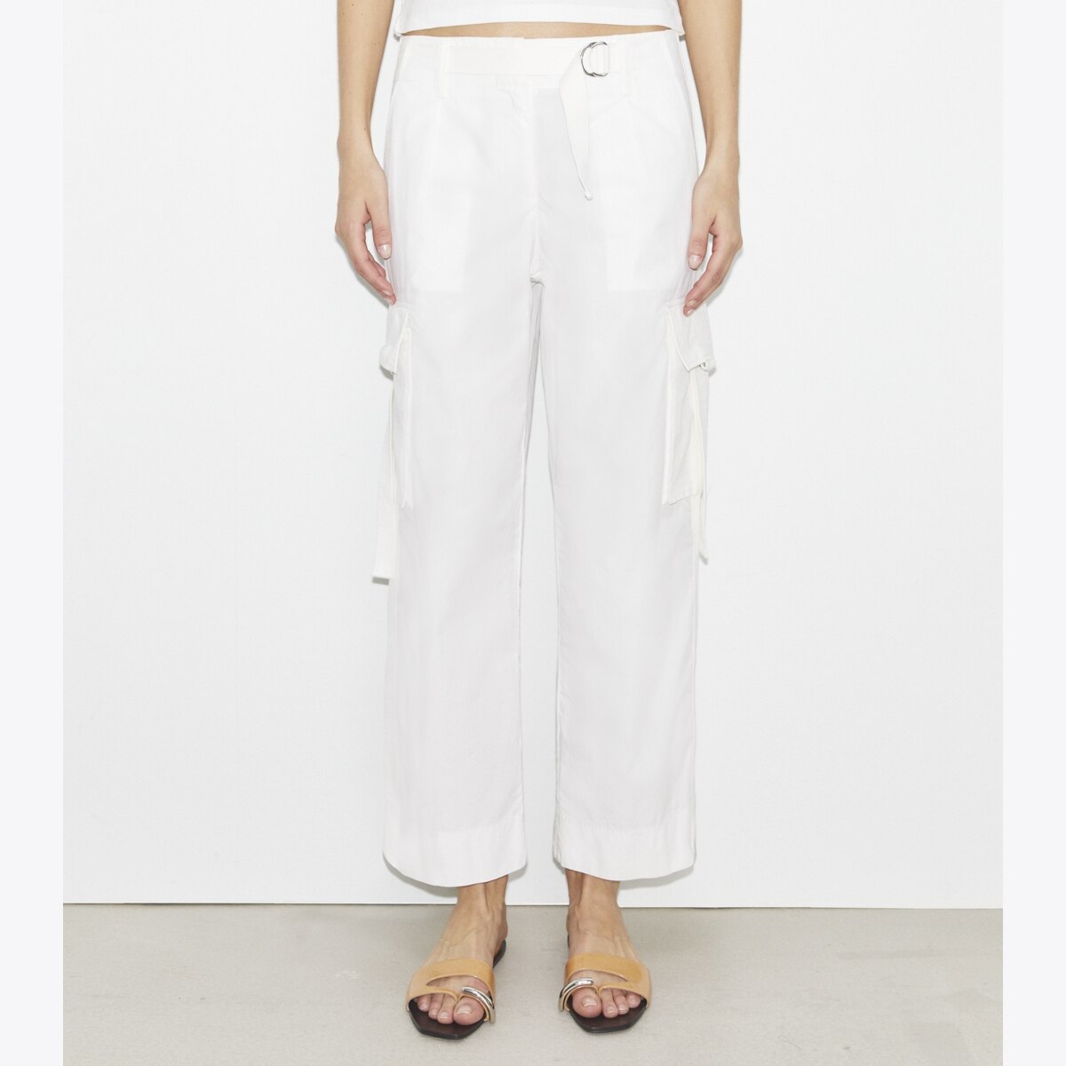 cotton-cargo-pant-on-model-