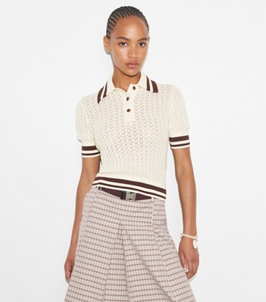 Tory Sport designer セーター コットン ポインテール ポロシャツ in New Ivory / Dark Sangria on model detail