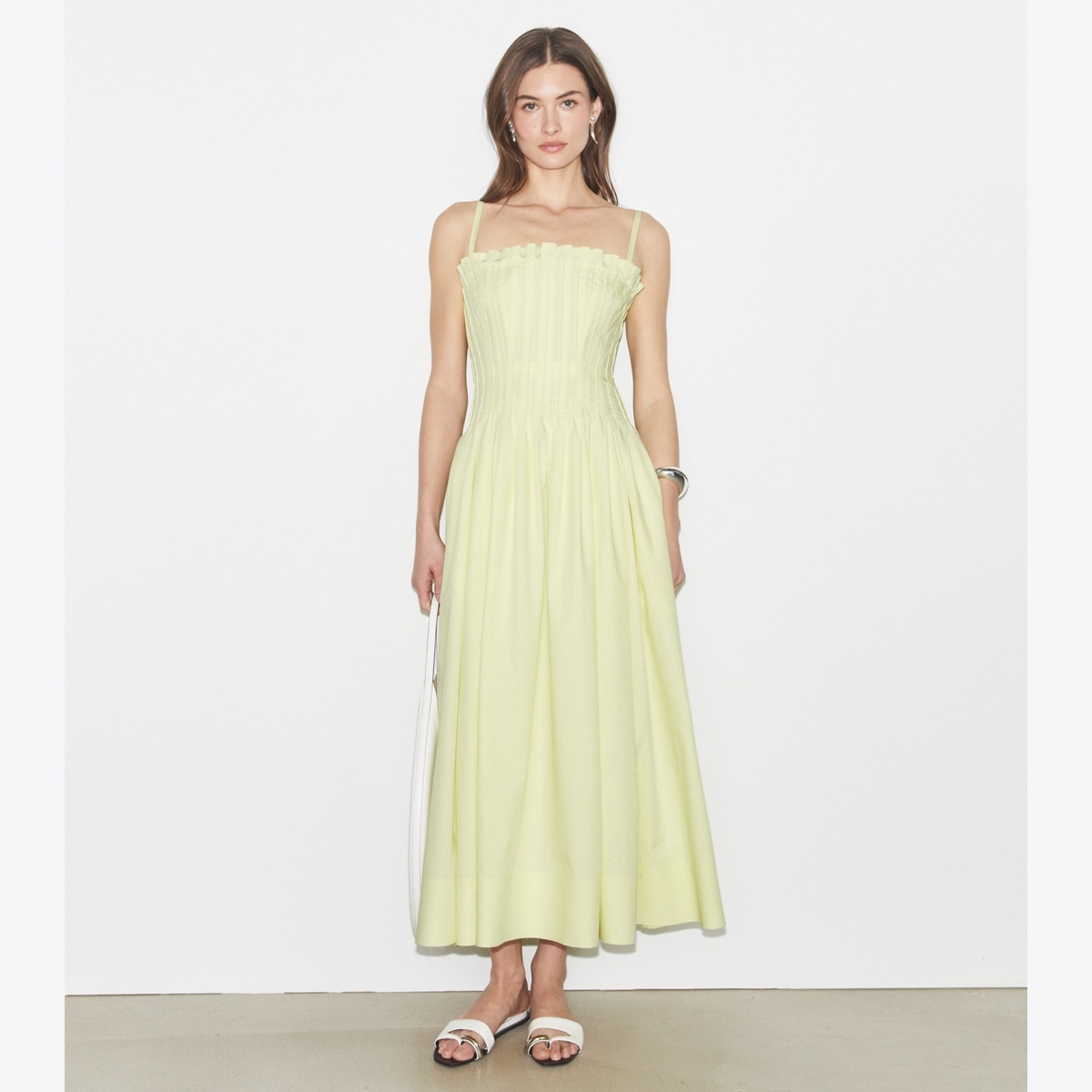cotton-poplin-dress-on-model-