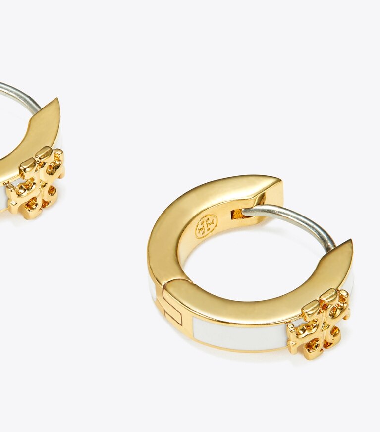 Tory Burch designer boucles d'oreilles Créoles huggie en émail Icon dans Tory Gold / New Ivory détails