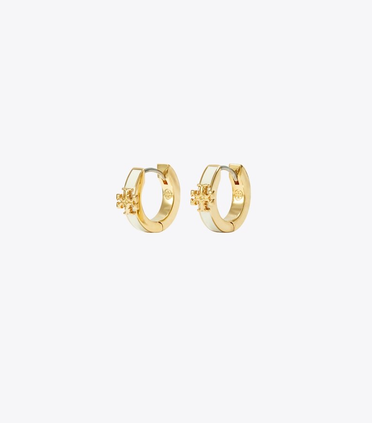 Tory Burch designer boucles d'oreilles Créoles huggie en émail Icon dans Tory Gold / New Ivory de face