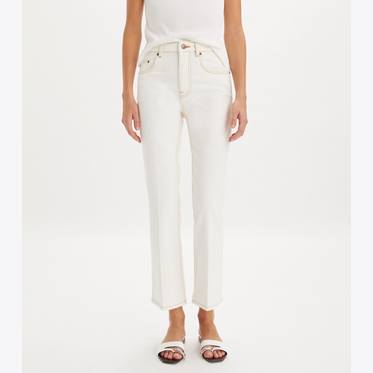 【Tory Burch】ストレッチデニムジーンズ ホワイト Mid-Rise Slim Straight Jean: Women's Designer Bottoms | Tory