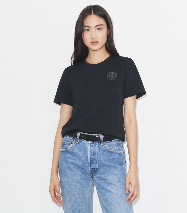Tory Burch designer トップス クリスタル ロゴTシャツ in Black on model detail
