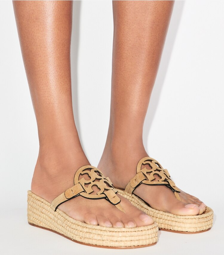Tory Burch diseñador sandalias Cuña de rafia Miller en AMBER GRAIN accesorio en modelo