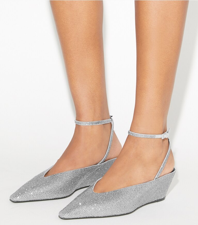 Tory Burch diseñador tacones Cuña pavé en LAPIS / LIGHT BLACK DIAMOND accesorio en modelo