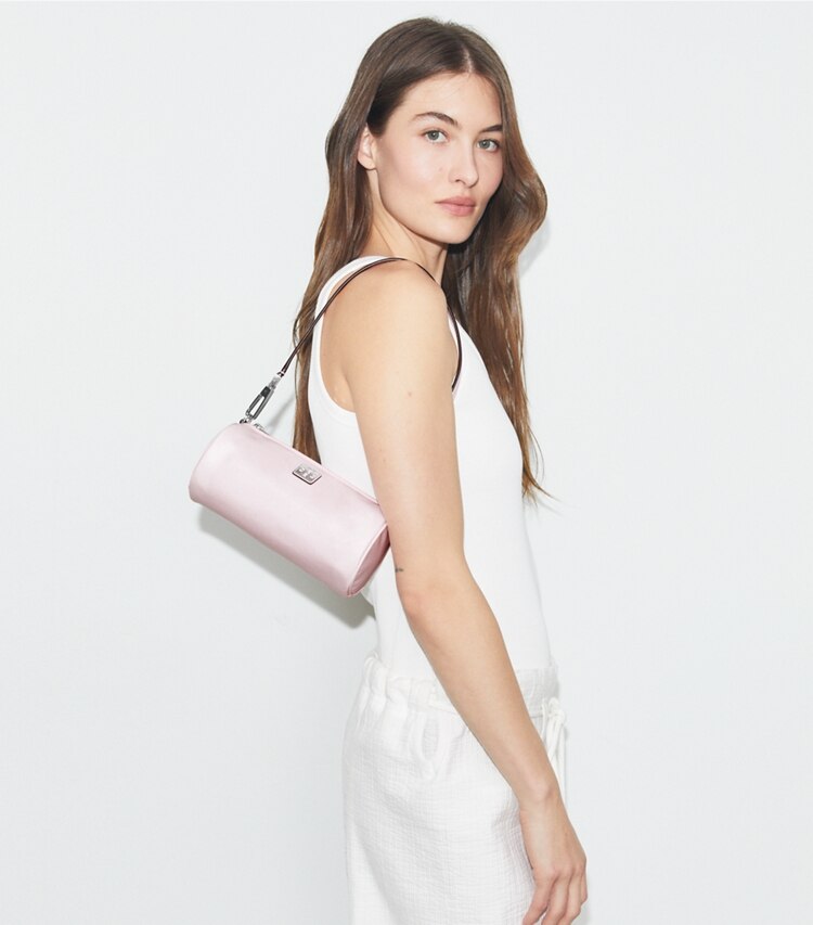 Tory Burch designer borse a tracolla Cylinder Bag Virginia in Pink accessory on model