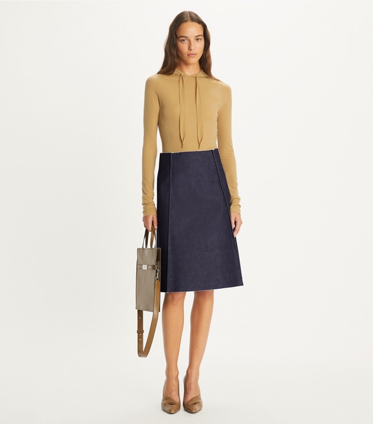 Tory Burch designer ボトムス デニムスカート in Unwashed Raw Indigo モデル前面