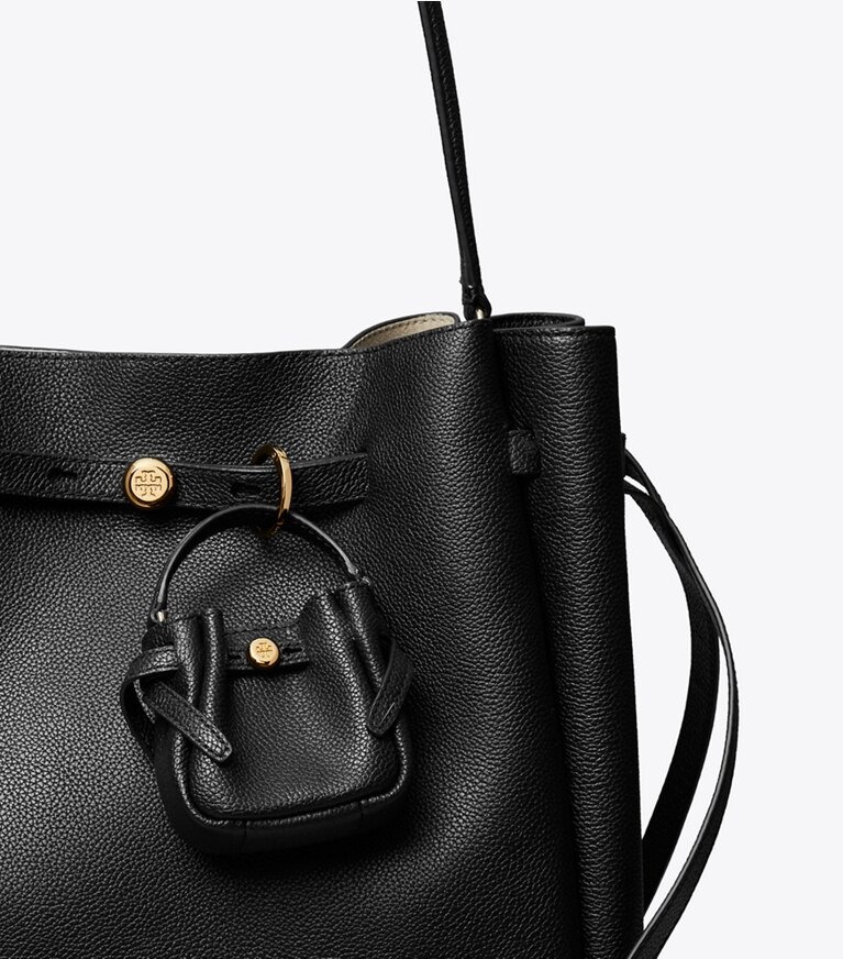 Tory Burch diseñador dijes para bolso y llaveros Dije para bolso bucket Romy en Black detalle