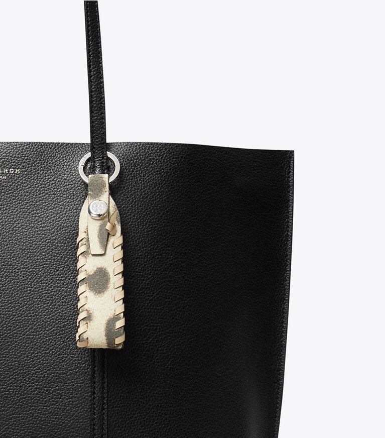 Tory Burch diseñador dijes para bolso y llaveros Dije para bolso de piel tejida en Cheetah Spots detalle