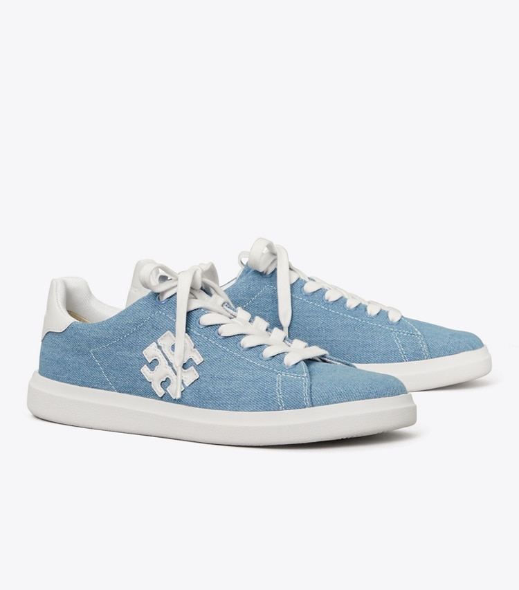 Tory Burch designer スニーカー ダブルT ハウエル コートスニーカー in DENIM / TITANIUM WHITE angle