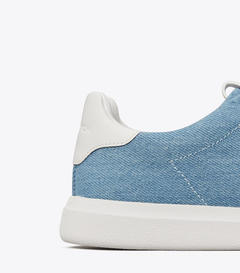 Tory Burch designer スニーカー ダブルT ハウエル コートスニーカー in DENIM / TITANIUM WHITE angle