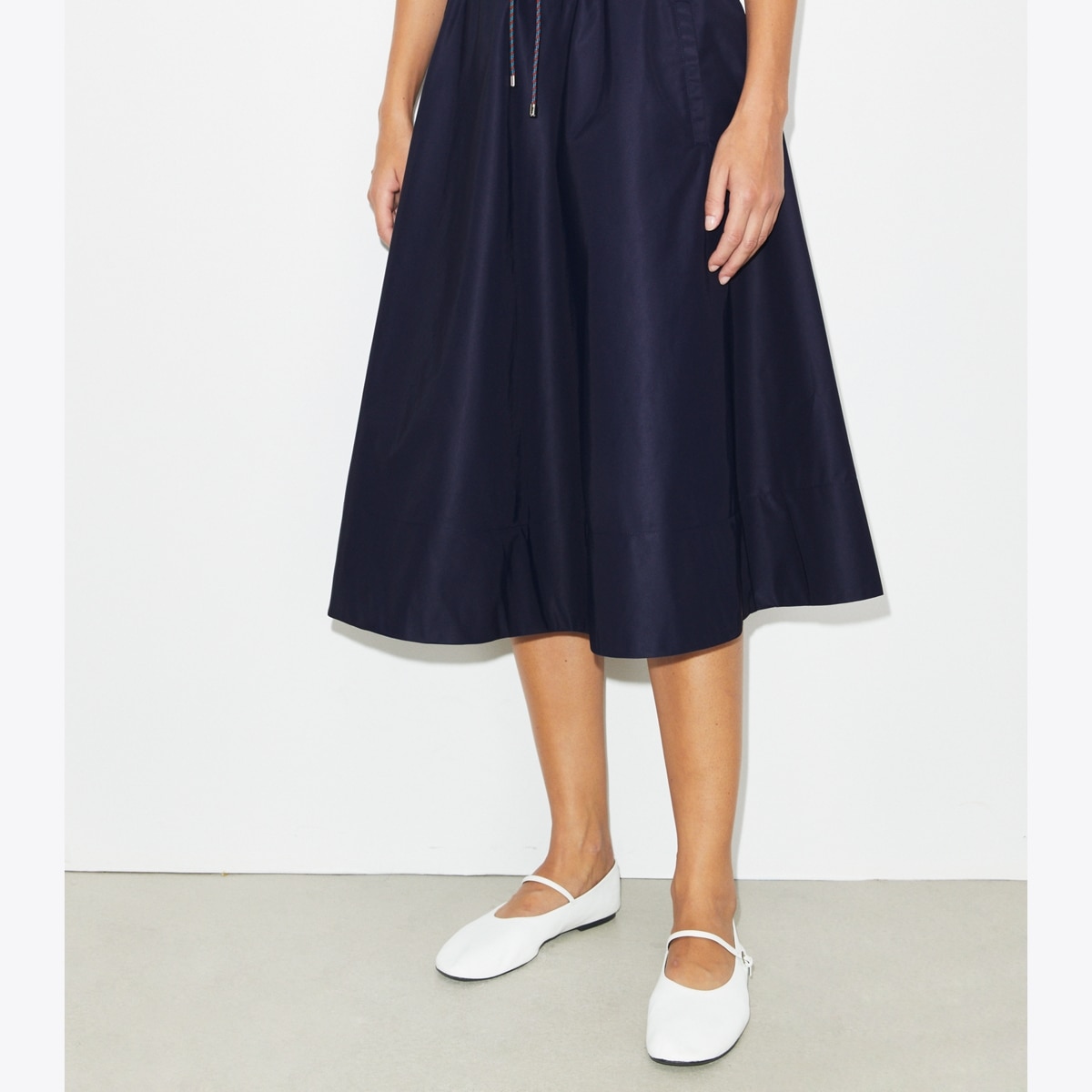 drawstring-nylon-midi-skirt-on