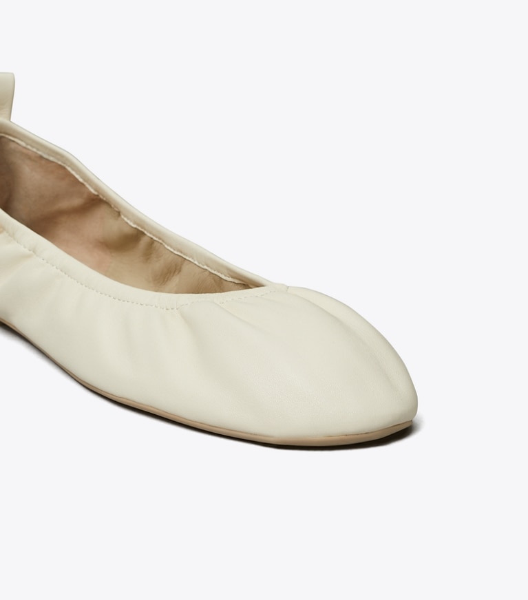 Tory Burch designer flats Eddie Ballet in LIGHT CREAM angle