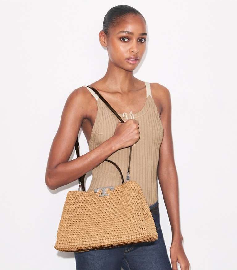 Tory Burch designer henkeltaschen Eleanor Henkeltasche aus Raffiabast in Honeycomb accessory on model