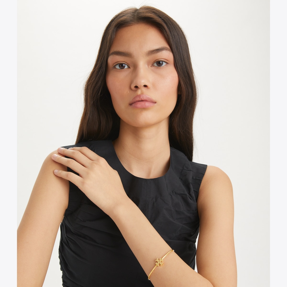 TORY BURCH ブレスレット ELEANOR HINGED CUFF 73878 Eleanor Pavé Hinged Cuff: Women's Jewelry | Bracelets | Tory