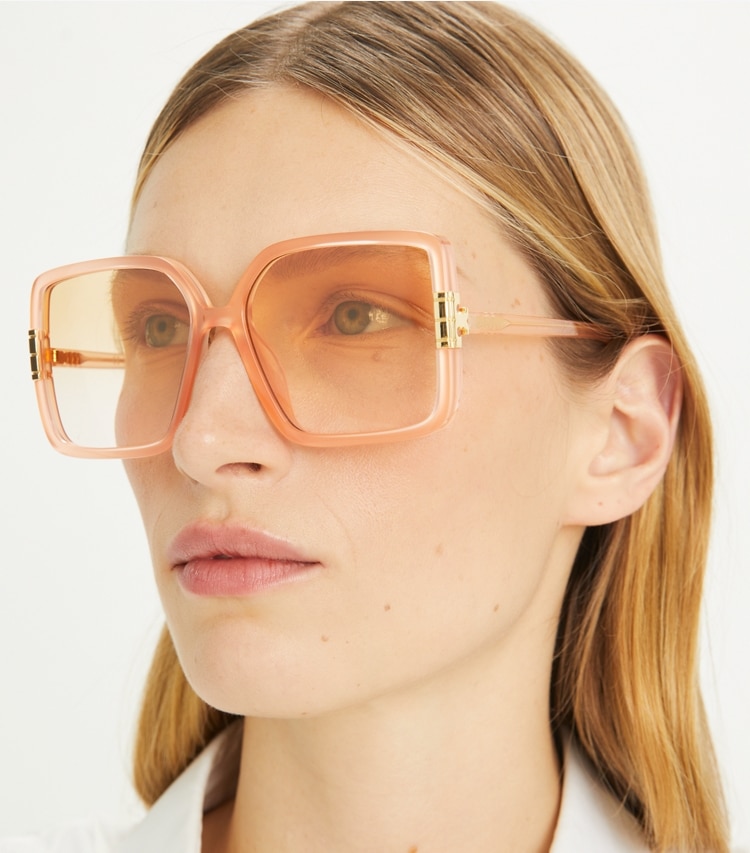 Tory Burch designer sunglasses & eyewear Eleanor Oversized Square Sunglasses in TORTOISE/LIGHT BROWN GRADIENT accessory on model