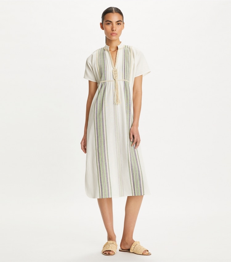 Tory Burch designer サンダル エレノア ラフィア スライド in RAFFIA accessory on model