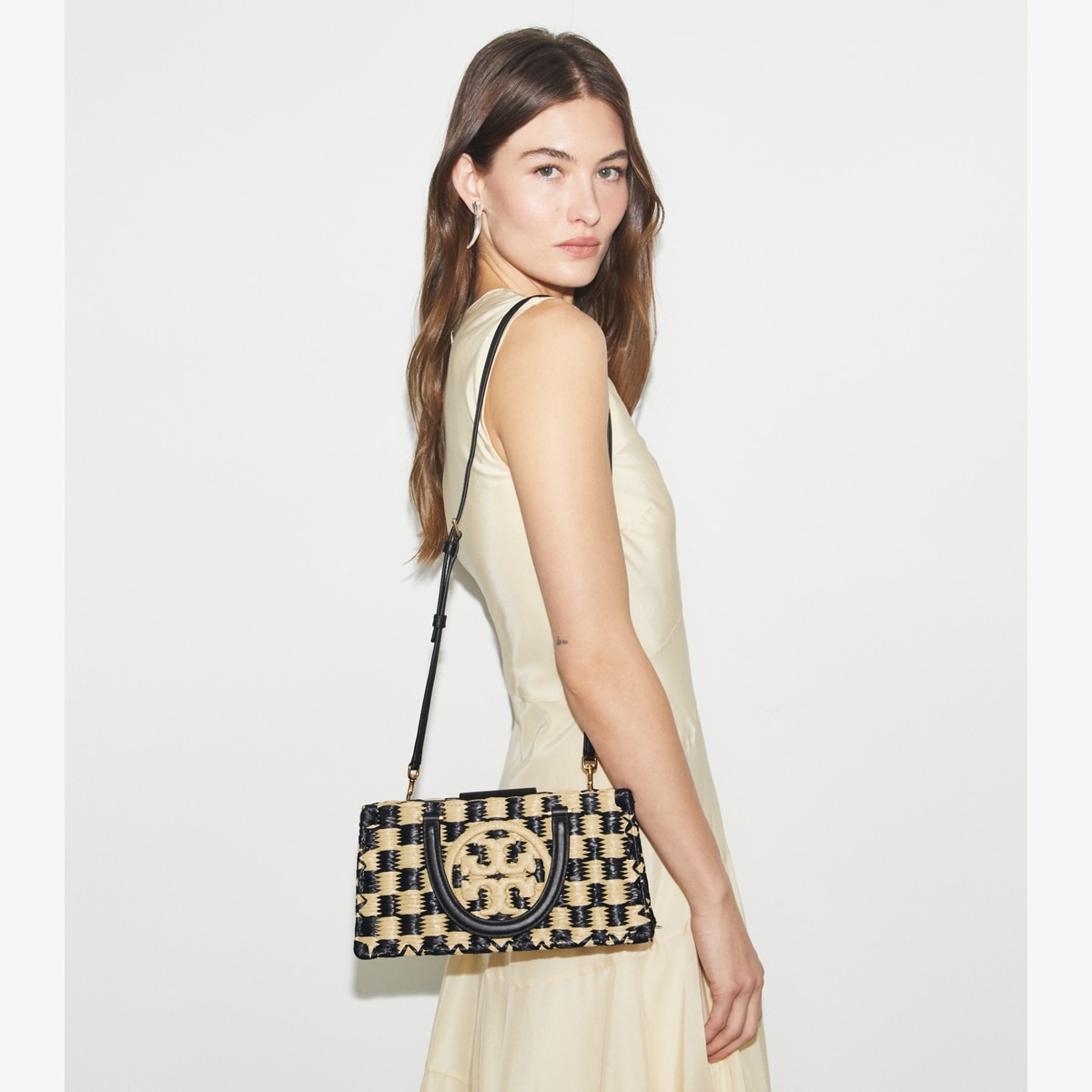 関税送料込み Tory Burch Ella Hand Crocheted Top Handle Bag Small Ella Hand-Crocheted Tote: Women's Handbags | Tote Bags