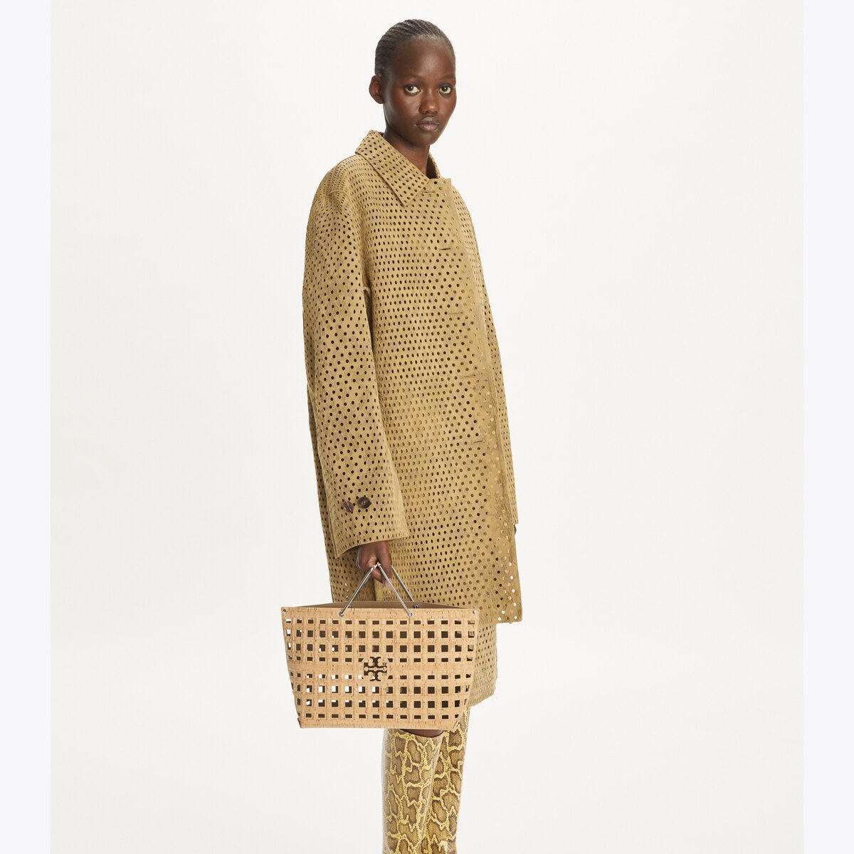 ella-market-tote-accessory-on-