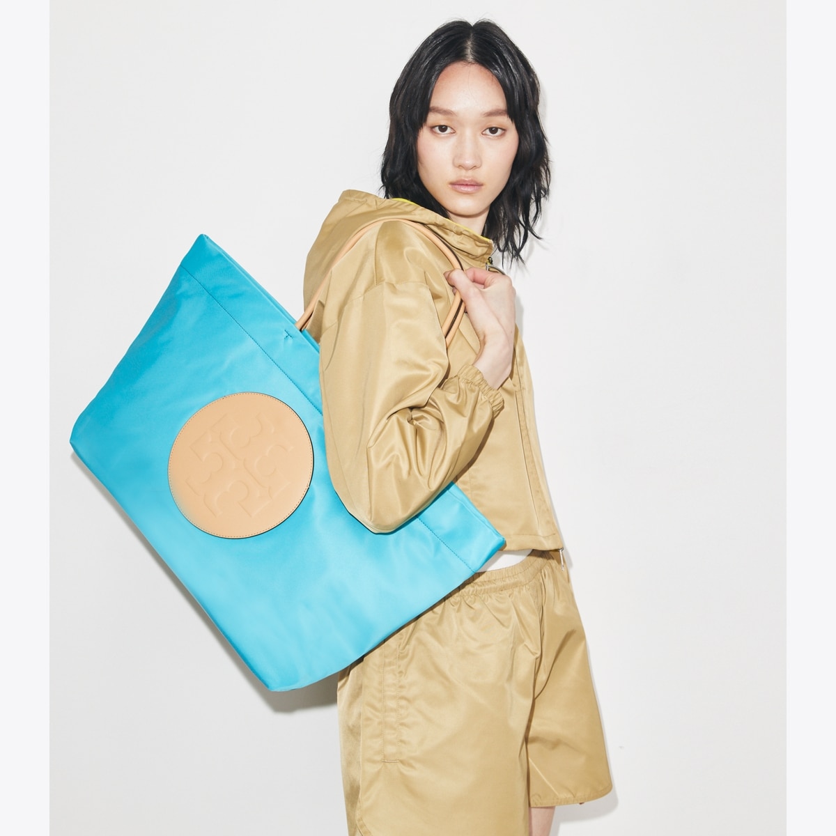 ella-twist-reversible-tote-