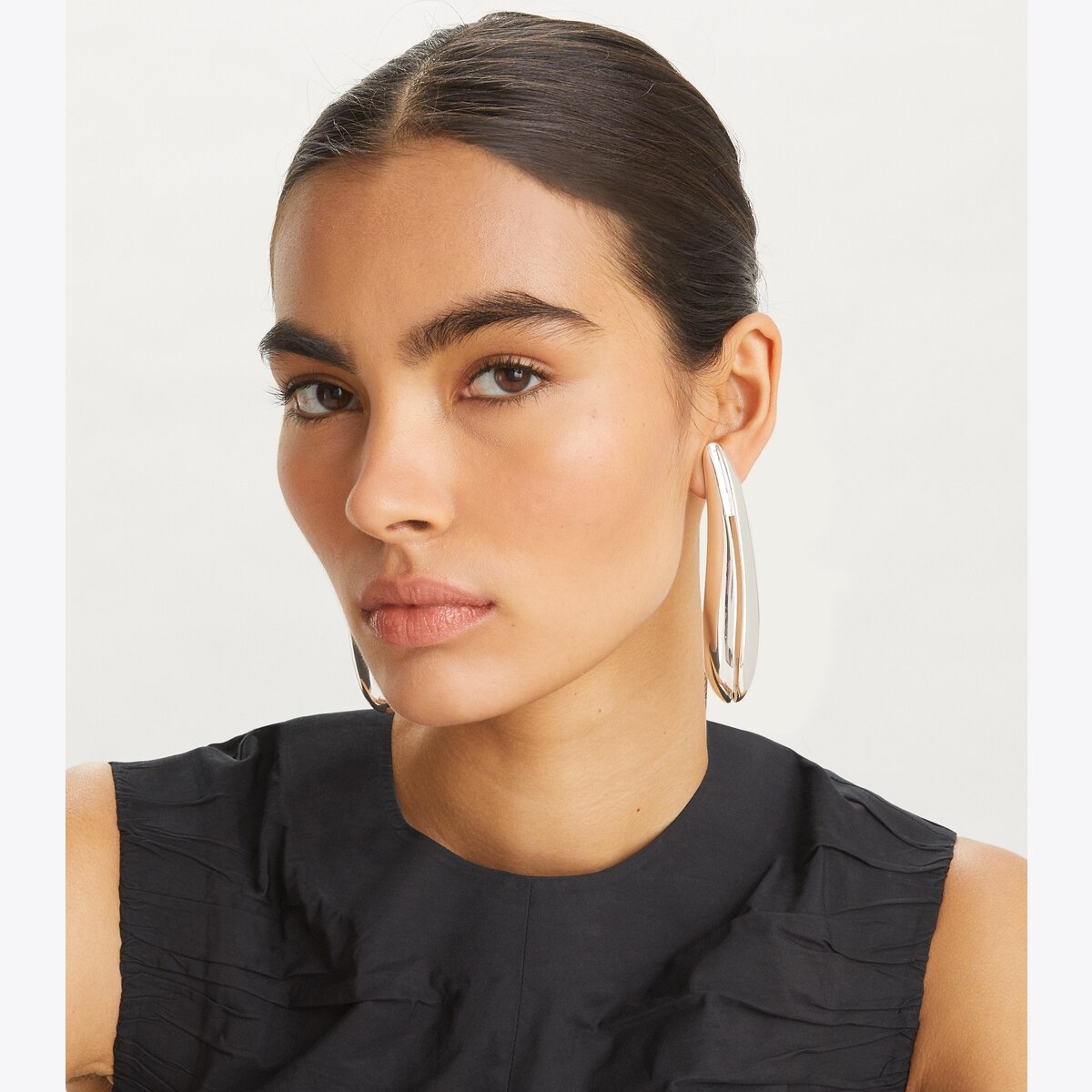 25年★Tory Burch Textured Rope Hoop Large Earring 164149 Tory Burch Textured Rope Hoop Large Earring 164149 Earrings