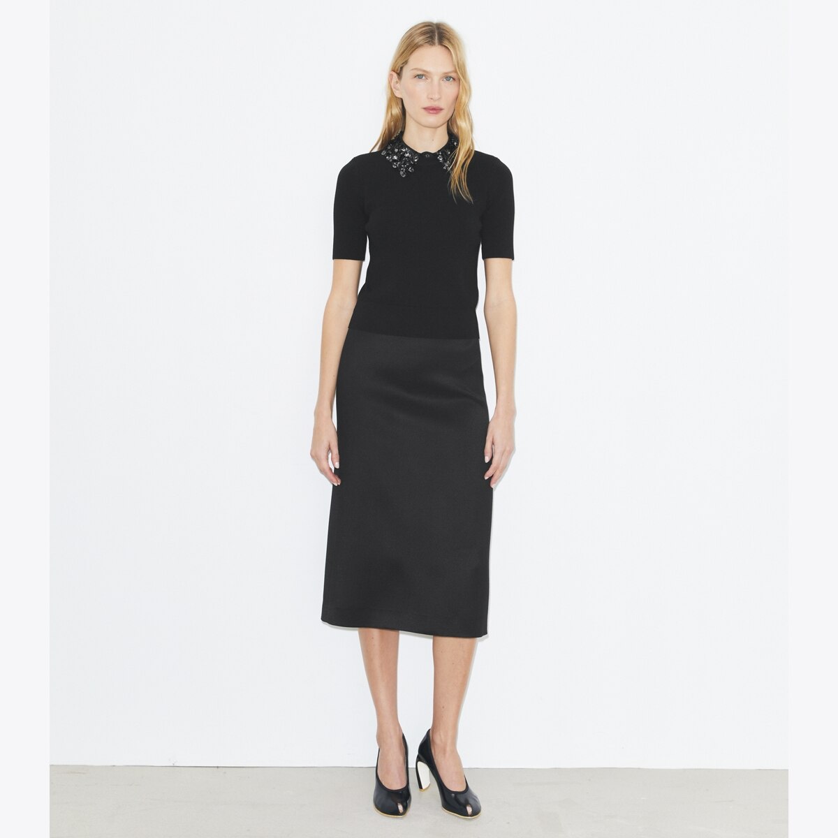 EMBELLISHED COLLAR SHORT-SLEEVE TOP - thumbnail 3