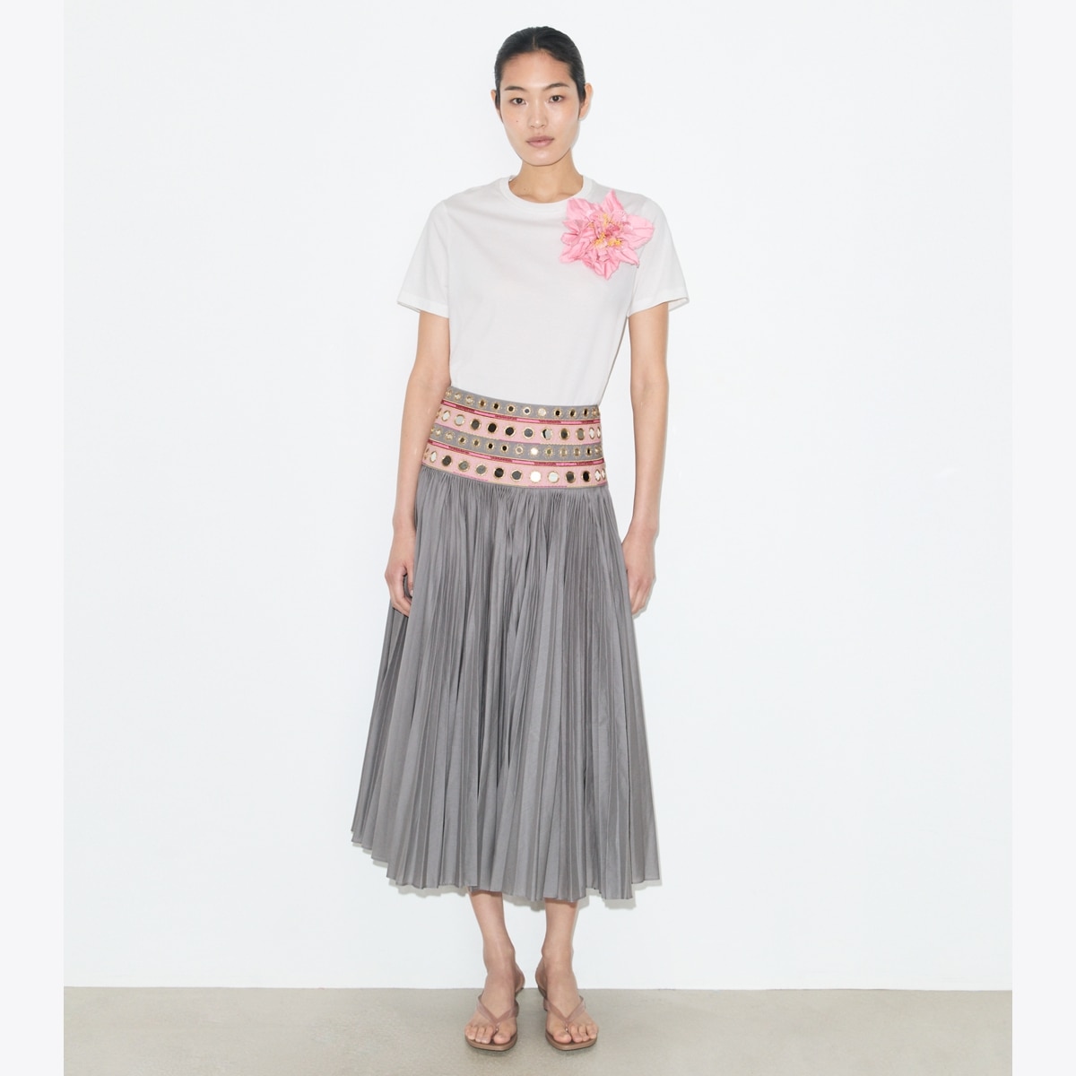 embellished-cotton-t-shirt-on-