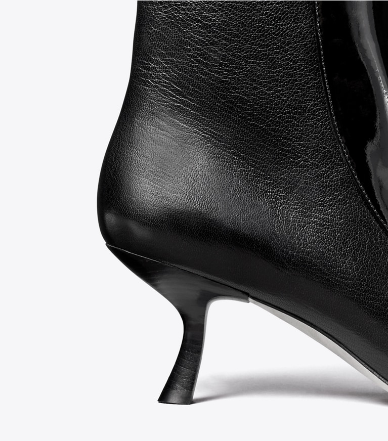 Tory Burch designer ブーティ エンベロープ アンクルブーツ in PERFECT BLACK angle