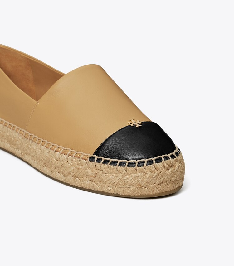 Tory Burch designer espadrilles Espadrille à bout contrastant dans GINGER SHORTBREAD / PERFECT BLACK détails