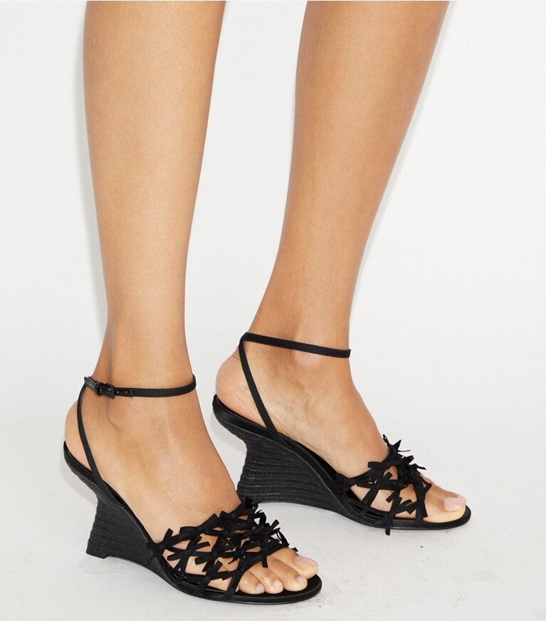 Tory Burch designer espadrilles Espadrille à talon compensé Mini Bow dans PERFECT BLACK / PERFECT BLACK supplémentaire sur le modèle