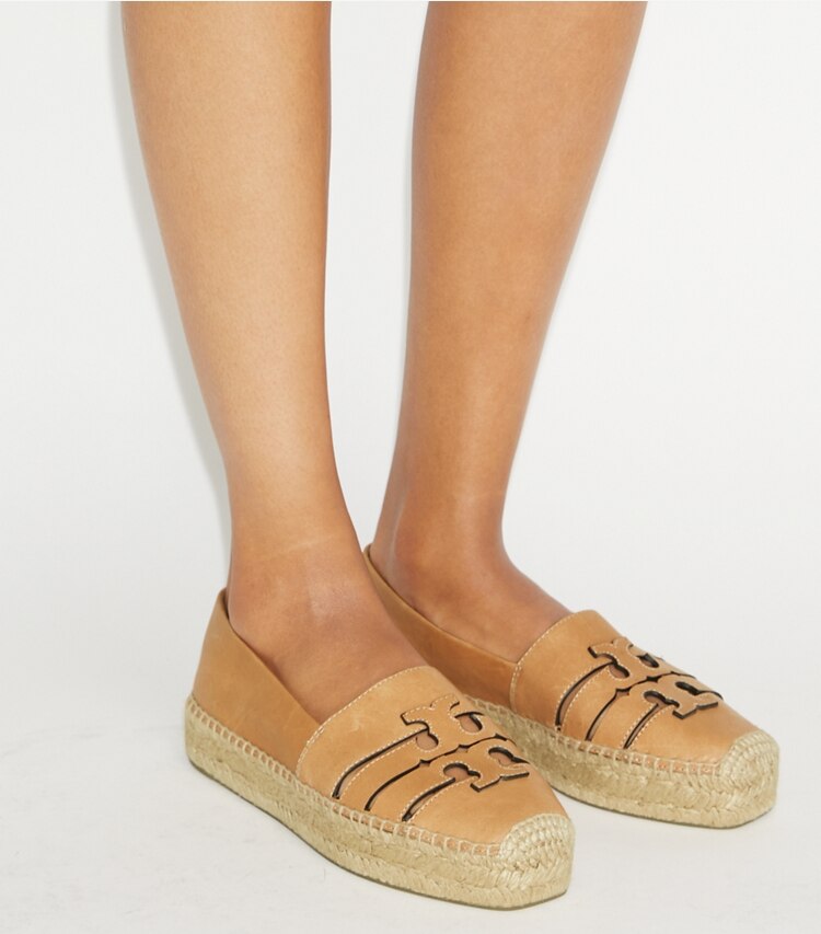 Tory Burch designer espadrilles Espadrilles à plateforme Ines in CAMELLO additional on model