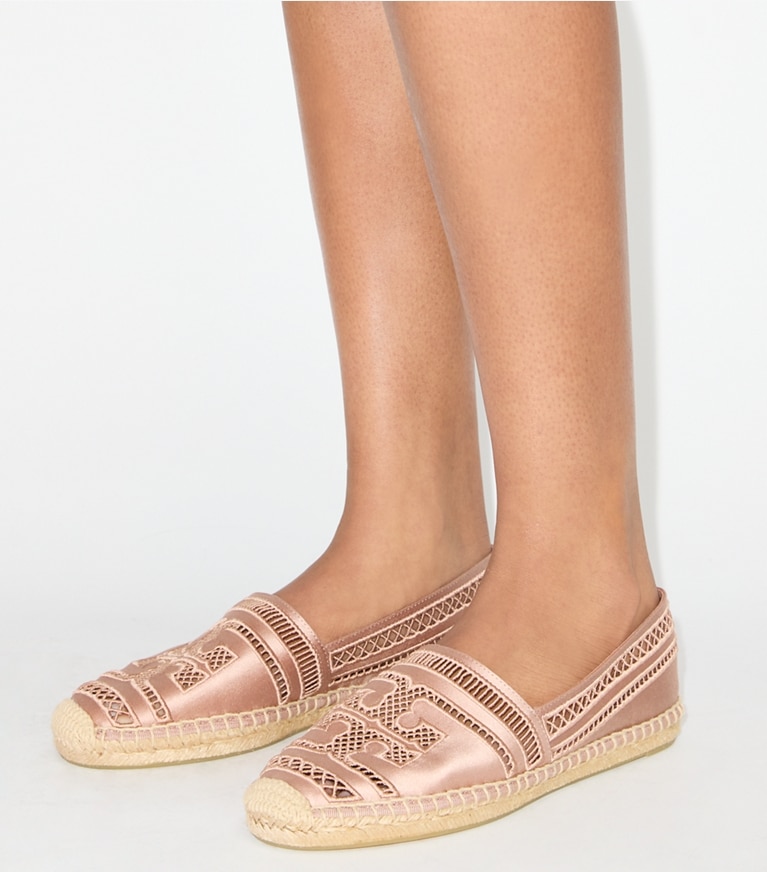 Tory Burch designer espadrilles Espadrilles ajourées in VINTAGE MAUVE accessory on model