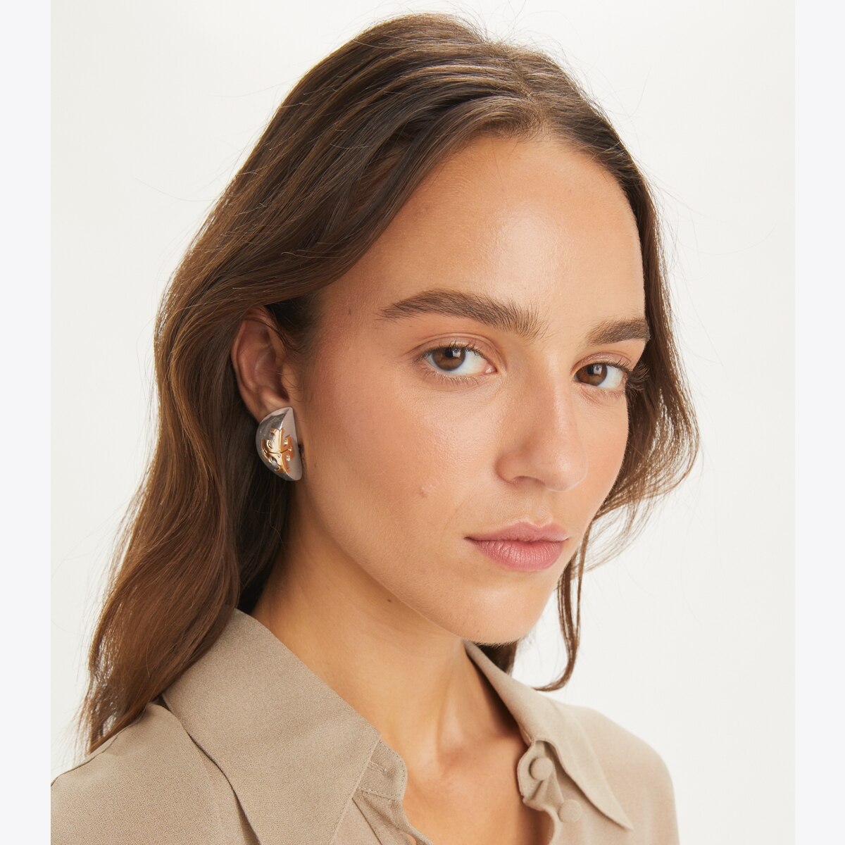 TORY BURCH ロコ エンヘリッシュト イヤリンク 1636980 056 Amazon.com: Tory Burch 137720 Tory Gold Tone Rope Logo